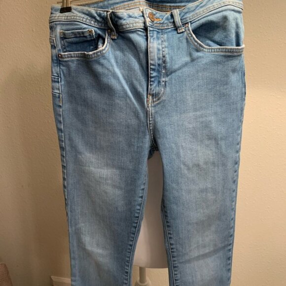 Forever 21 Blue Skinny Jeans Light Wash - Picture 4 of 12
